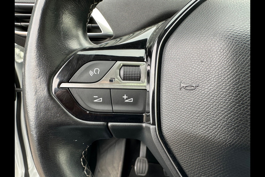 Peugeot 3008 1.2 PureTech Blue Lease Premium PANO/ MEMO ST./ CAMERA