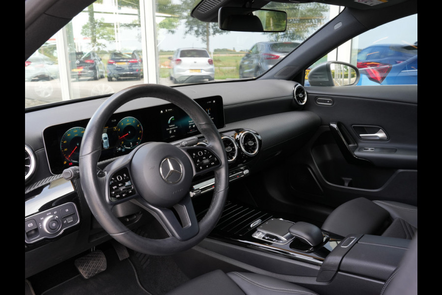 Mercedes-Benz A-Klasse 180 Business Solution Automaat | Navigatie | Android/Apple Carplay