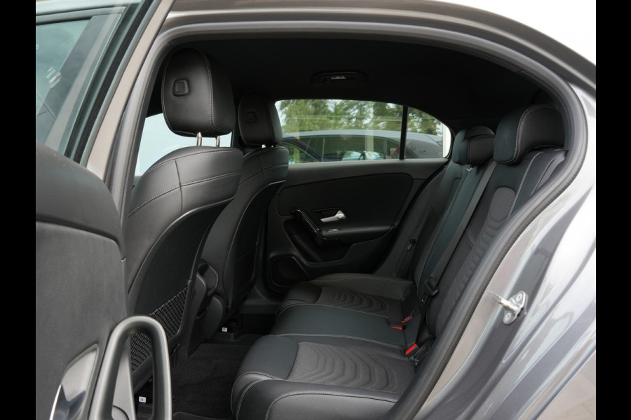 Mercedes-Benz A-Klasse 180 Business Solution Automaat | Navigatie | Android/Apple Carplay
