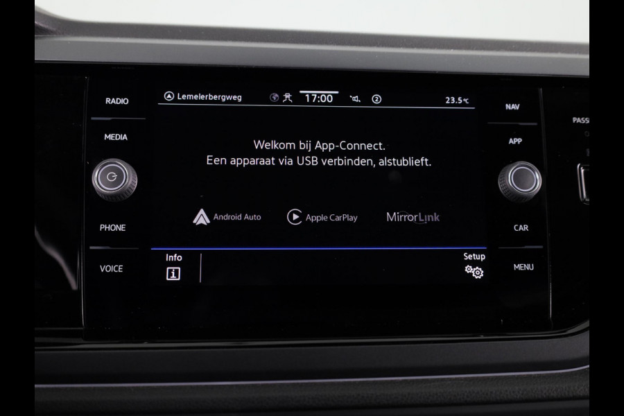 Volkswagen Taigo 1.0 TSI R-Line 110 pk Automaat (DSG) | Navigatie | Trekhaak (afneembaar) | Parkeersensoren | Achteruitrijcamera | Adaptieve cruise control | Matrix LED koplampen | R-Line |