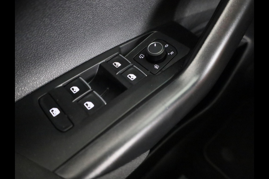 Volkswagen Taigo 1.0 TSI R-Line 110 pk Automaat (DSG) | Navigatie | Trekhaak (afneembaar) | Parkeersensoren | Achteruitrijcamera | Adaptieve cruise control | Matrix LED koplampen | R-Line |