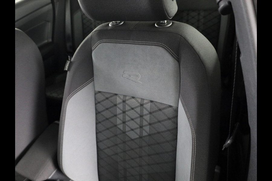 Volkswagen Taigo 1.0 TSI R-Line 110 pk Automaat (DSG) | Navigatie | Trekhaak (afneembaar) | Parkeersensoren | Achteruitrijcamera | Adaptieve cruise control | Matrix LED koplampen | R-Line |