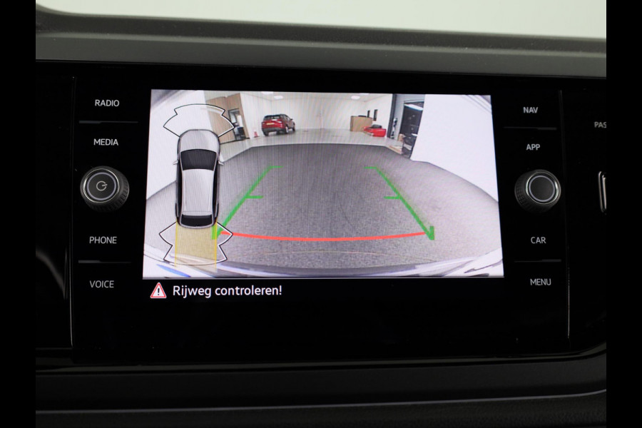 Volkswagen Taigo 1.0 TSI R-Line 110 pk Automaat (DSG) | Navigatie | Trekhaak (afneembaar) | Parkeersensoren | Achteruitrijcamera | Adaptieve cruise control | Matrix LED koplampen | R-Line |