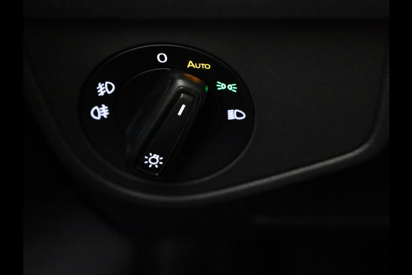 Volkswagen Taigo 1.0 TSI R-Line 110 pk Automaat (DSG) | Navigatie | Trekhaak (afneembaar) | Parkeersensoren | Achteruitrijcamera | Adaptieve cruise control | Matrix LED koplampen | R-Line |