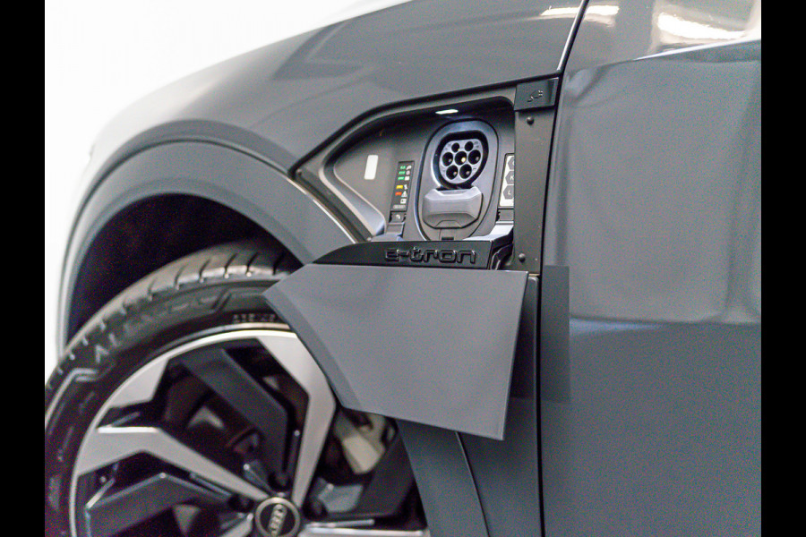 Audi Q8 Sportback e-tron 55 quattro Advanced Edition Plus 115 kWh | Trekhaal afn.