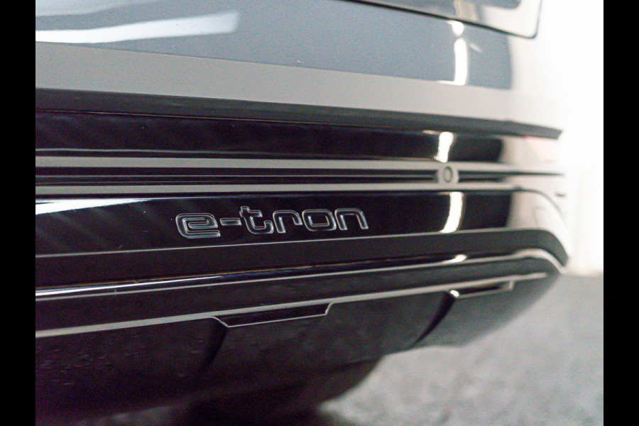 Audi Q8 Sportback e-tron 55 quattro Advanced Edition Plus 115 kWh | Trekhaal afn.