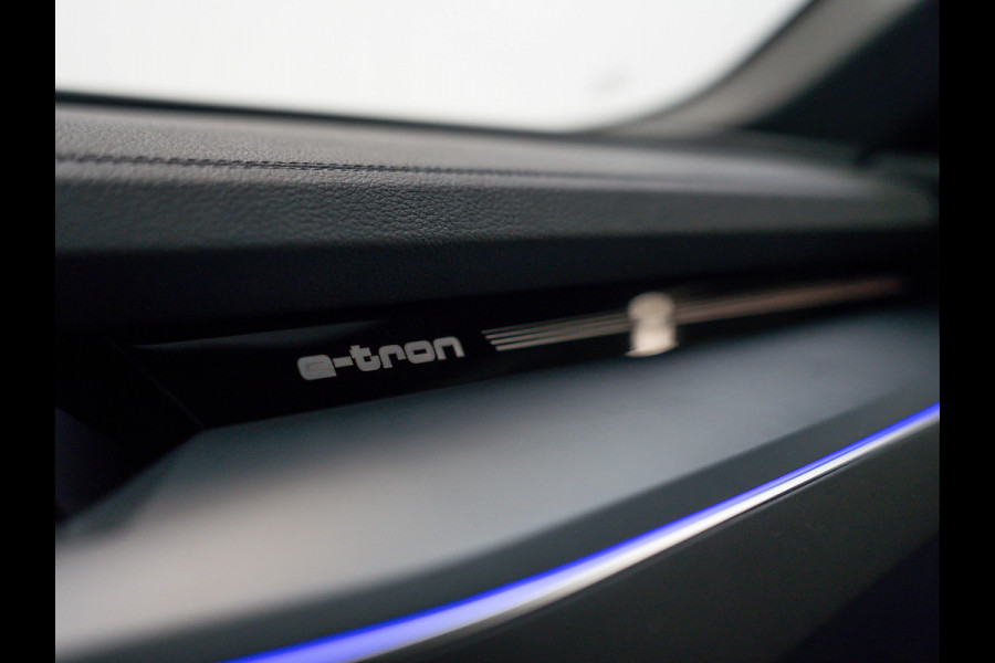 Audi Q8 Sportback e-tron 55 quattro Advanced Edition Plus 115 kWh | Trekhaal afn.