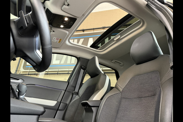 Renault Captur 1.3 TCe 155 Edition One | Groot Navi | Bose | Pano | 360 | 18" | Stuur & stoel verwarming | 100% elk jaar Dealer onderhouden!