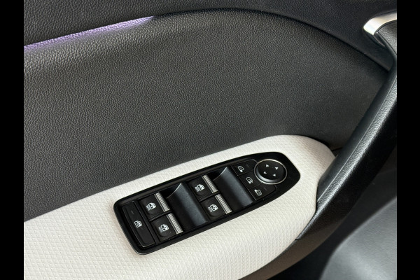 Renault Captur 1.3 TCe 155 Edition One | Groot Navi | Bose | Pano | 360 | 18" | Stuur & stoel verwarming | 100% elk jaar Dealer onderhouden!