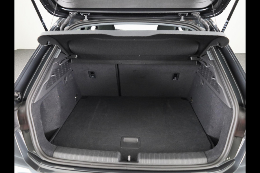 Audi A3 Sportback 35 TFSI Advanced edition 150 pk S-tronic | Private lease € 644,- | Navigatie | Parkeersensoren (Park assist) | Achteruitrijcamera | Adaptieve cruise control | LED koplampen |