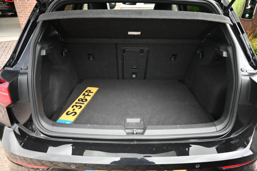 Volkswagen Golf 2.0 TSI R 4Motion 320 PK Performance Pack Pano Adaptive Keyless 19''