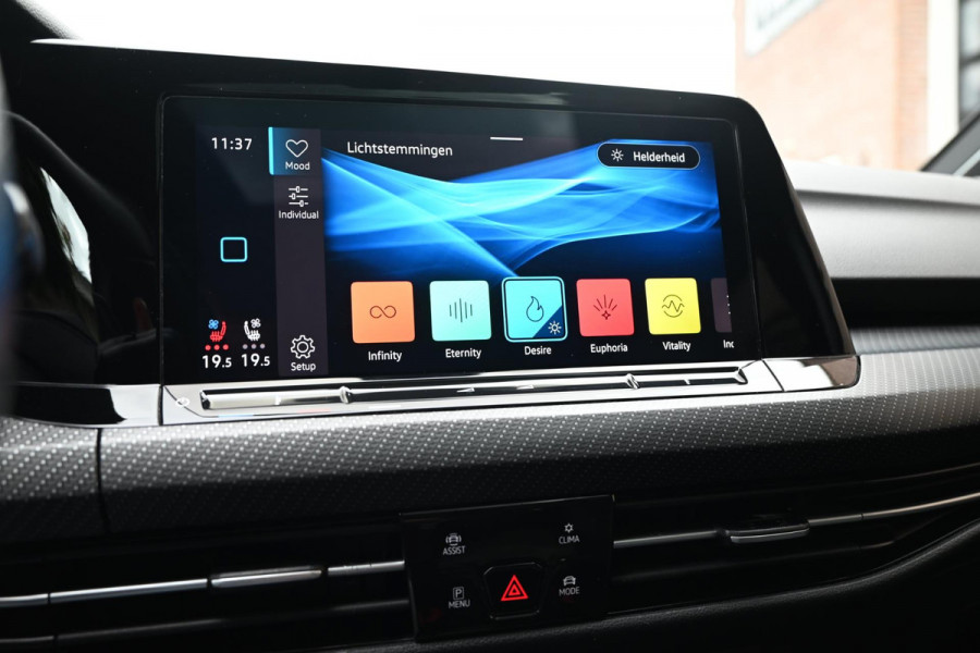 Volkswagen Golf 2.0 TSI R 4Motion 320 PK Performance Pack Pano Adaptive Keyless 19''