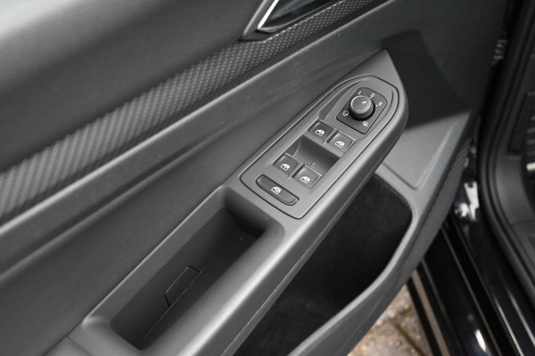 Volkswagen Golf 2.0 TSI R 4Motion 320 PK Performance Pack Pano Adaptive Keyless 19''
