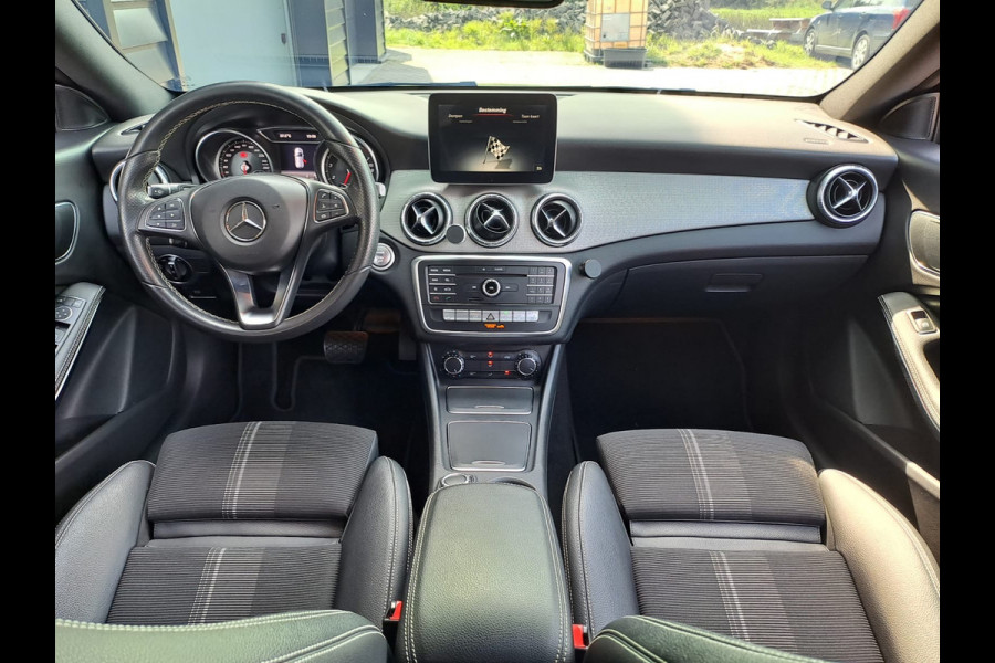 Mercedes-Benz CLA-Klasse Shooting Brake 180 Business Solution | LED | Trekhaak | All-seasons | Sportstoelen | PDC | Navi | Camera |