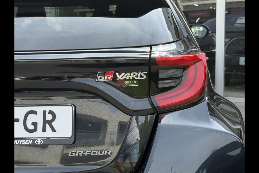 Toyota Yaris 1.6 Turbo 261pk GR Performance | Apple CarPlay/Android Auto, Keyless, Stoelverwarming, Leer/Alcantara