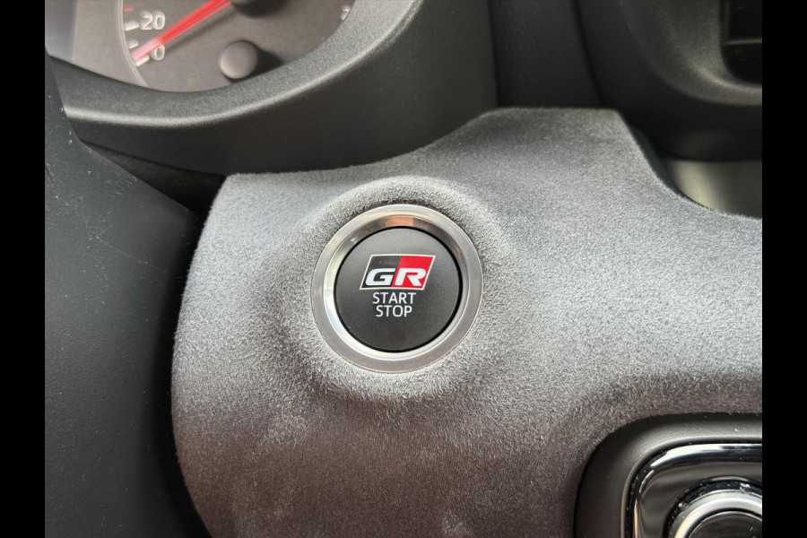 Toyota Yaris 1.6 Turbo 261pk GR Performance | Apple CarPlay/Android Auto, Keyless, Stoelverwarming, Leer/Alcantara