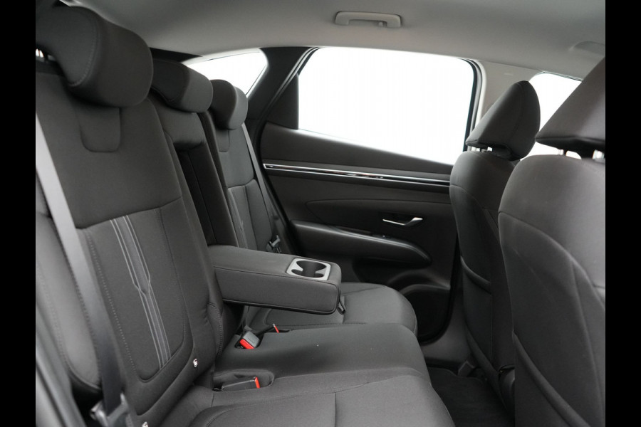 Hyundai Tucson 1.6 T-GDI Comfort 4WD Plug In Hybrid 266pk Dealer O.H PHEV | Camera | Cruise Control | Apple Carplay | Virtual | DAB | Lane Assist | Navigatie |