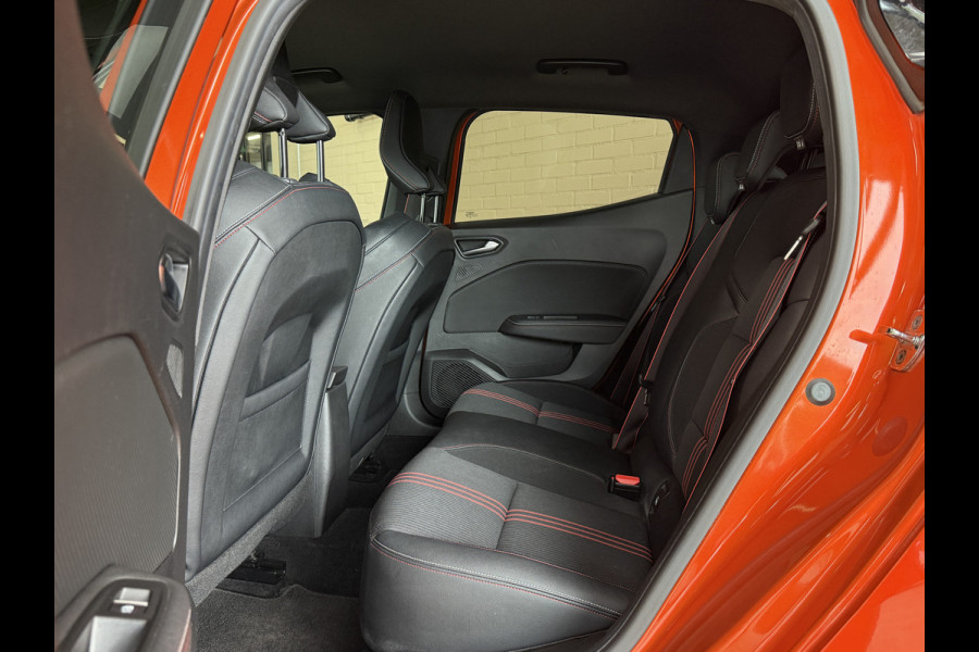 Renault Clio 1.0 TCe 100 R.S. Line | Groot Navi | 17" | Carplay | Camera | Led | PDC V+A | Keurig nette goed onderhouden Renault Clio!