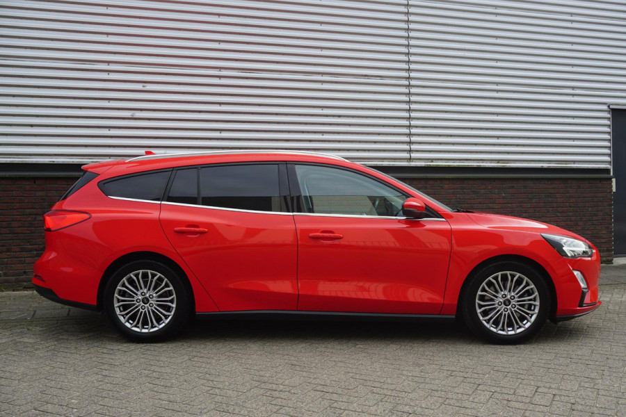 Ford FOCUS Wagon 1.0 EcoB.125PK Titanium Bus. DesignPack/17Inch. LED Koplampen.