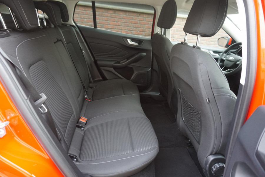 Ford FOCUS Wagon 1.0 EcoB.125PK Titanium Bus. DesignPack/17Inch. LED Koplampen.