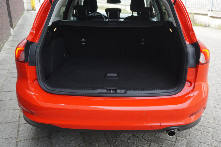 Ford FOCUS Wagon 1.0 EcoB.125PK Titanium Bus. DesignPack/17Inch. LED Koplampen.