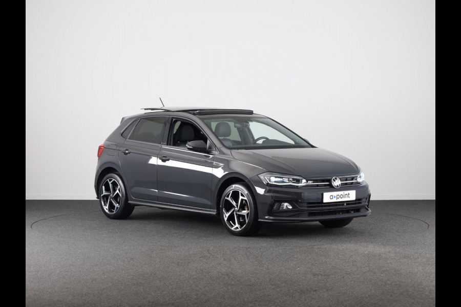 Volkswagen Polo 1.0 TSI Highline 95 pk Automaat (DSG) | Navigatie | Panoramadak | Parkeersensoren | Achteruitrijcamera | Adaptieve cruise control | Digitaal instrumentenpaneel | R-Line |