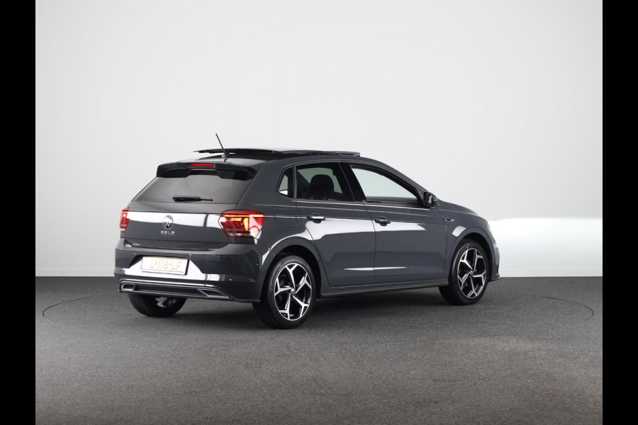 Volkswagen Polo 1.0 TSI Highline 95 pk Automaat (DSG) | Navigatie | Panoramadak | Parkeersensoren | Achteruitrijcamera | Adaptieve cruise control | Digitaal instrumentenpaneel | R-Line |