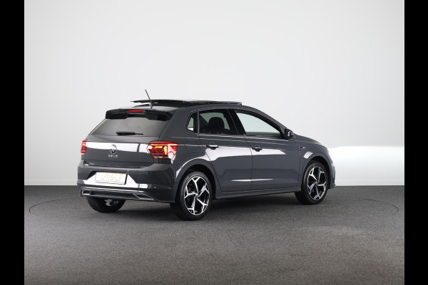 Volkswagen Polo 1.0 TSI Highline 95 pk Automaat (DSG) | Navigatie | Panoramadak | Parkeersensoren | Achteruitrijcamera | Adaptieve cruise control | Digitaal instrumentenpaneel | R-Line |