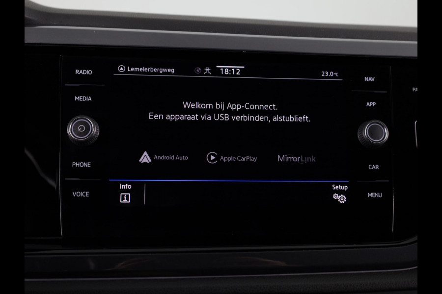 Volkswagen Polo 1.0 TSI Highline 95 pk Automaat (DSG) | Navigatie | Panoramadak | Parkeersensoren | Achteruitrijcamera | Adaptieve cruise control | Digitaal instrumentenpaneel | R-Line |