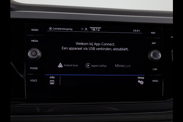 Volkswagen Polo 1.0 TSI Highline 95 pk Automaat (DSG) | Navigatie | Panoramadak | Parkeersensoren | Achteruitrijcamera | Adaptieve cruise control | Digitaal instrumentenpaneel | R-Line |