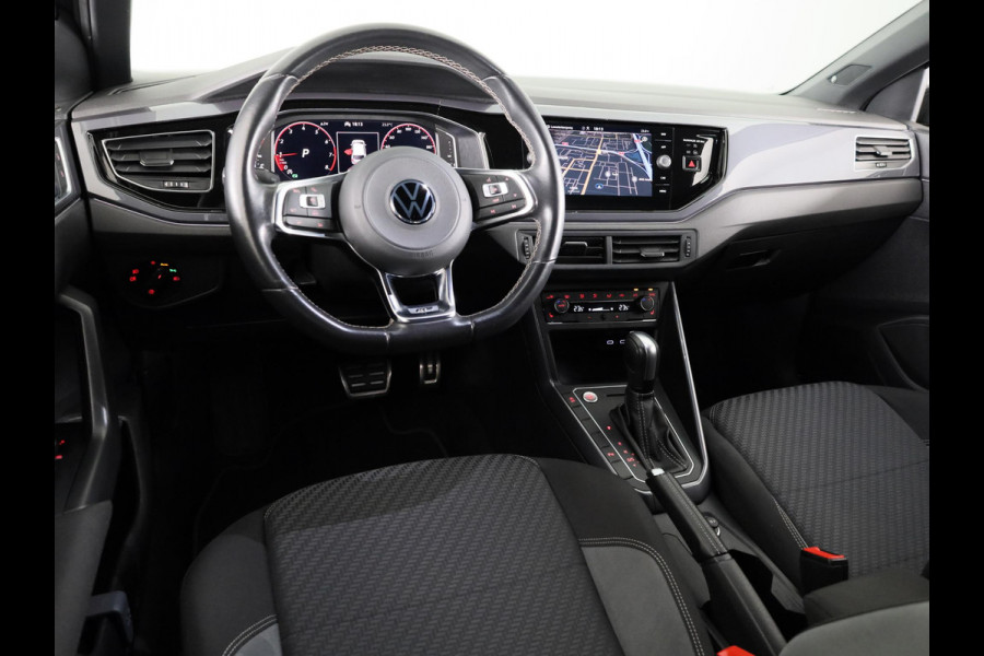 Volkswagen Polo 1.0 TSI Highline 95 pk Automaat (DSG) | Navigatie | Panoramadak | Parkeersensoren | Achteruitrijcamera | Adaptieve cruise control | Digitaal instrumentenpaneel | R-Line |