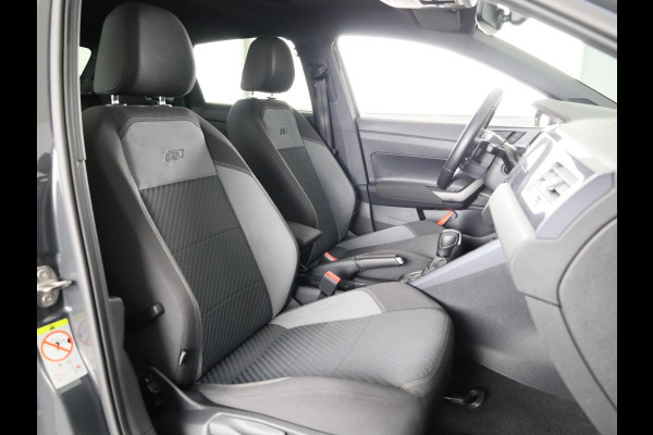 Volkswagen Polo 1.0 TSI Highline 95 pk Automaat (DSG) | Navigatie | Panoramadak | Parkeersensoren | Achteruitrijcamera | Adaptieve cruise control | Digitaal instrumentenpaneel | R-Line |