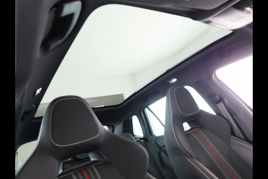 Škoda Kamiq 1.0 TSI Monte Carlo 115 pk Automaat (DSG) | Verlengde garantie | Navigatie | Panoramadak | Parkeersensoren | Achteruitrijcamera | Adaptieve cruise control |