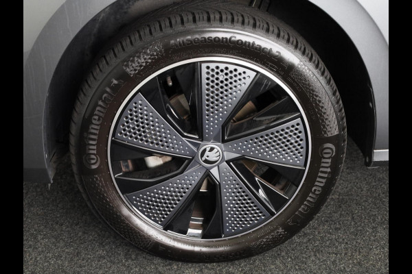 Škoda Kamiq 1.0 TSI Monte Carlo 115 pk Automaat (DSG) | Verlengde garantie | Navigatie | Panoramadak | Parkeersensoren | Achteruitrijcamera | Adaptieve cruise control |