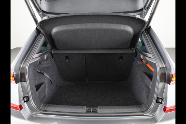 Škoda Kamiq 1.0 TSI Monte Carlo 115 pk Automaat (DSG) | Verlengde garantie | Navigatie | Panoramadak | Parkeersensoren | Achteruitrijcamera | Adaptieve cruise control |