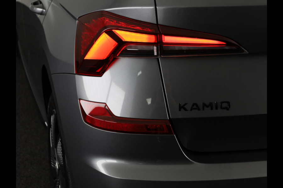Škoda Kamiq 1.0 TSI Monte Carlo 115 pk Automaat (DSG) | Verlengde garantie | Navigatie | Panoramadak | Parkeersensoren | Achteruitrijcamera | Adaptieve cruise control |