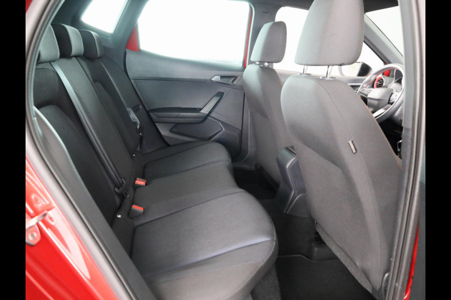 Seat Arona 1.0 TSI FR 95 pk | Verlengde garantie | Navigatie via App | Parkeersensoren achter | Cruise control | Apple Carplay/Android Auto | LED koplampen |
