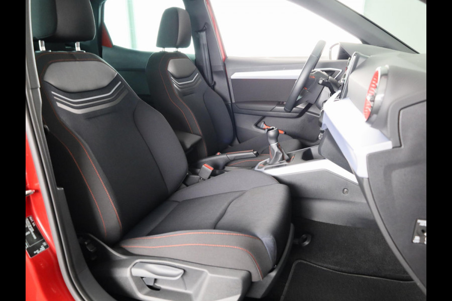 Seat Arona 1.0 TSI FR 95 pk | Verlengde garantie | Navigatie via App | Parkeersensoren achter | Cruise control | Apple Carplay/Android Auto | LED koplampen |