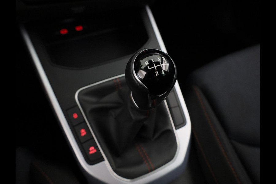 Seat Arona 1.0 TSI FR 95 pk | Verlengde garantie | Navigatie via App | Parkeersensoren achter | Cruise control | Apple Carplay/Android Auto | LED koplampen |