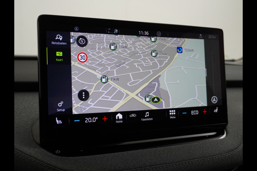 Škoda ENYAQ iV 60 180PK Memory Warmetpomp Stoel+Stuurverwarming Apple Carplay/Androd Auto Navi Ecc Adap.Cruise Control 360°Camera Pdc Lmv 20" L File assistent Dab Elek.Achterklep Keyless advanced Bluetooth Rijstrooksensor Connected services 1.000KG trekgewicht 1e Eigenaar Origineel Nederlandse Auto Nieuwprijs €47.965!