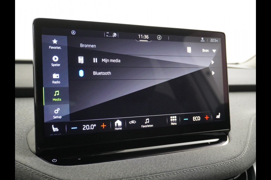 Škoda ENYAQ iV 60 180PK Memory Warmetpomp Stoel+Stuurverwarming Apple Carplay/Androd Auto Navi Ecc Adap.Cruise Control 360°Camera Pdc Lmv 20" L File assistent Dab Elek.Achterklep Keyless advanced Bluetooth Rijstrooksensor Connected services 1.000KG trekgewicht 1e Eigenaar Origineel Nederlandse Auto Nieuwprijs €47.965!
