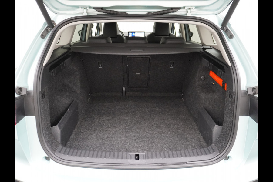 Škoda ENYAQ iV 60 180PK Memory Warmetpomp Stoel+Stuurverwarming Apple Carplay/Androd Auto Navi Ecc Adap.Cruise Control 360°Camera Pdc Lmv 20" L File assistent Dab Elek.Achterklep Keyless advanced Bluetooth Rijstrooksensor Connected services 1.000KG trekgewicht 1e Eigenaar Origineel Nederlandse Auto Nieuwprijs €47.965!