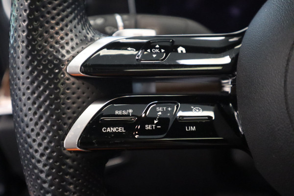 Mercedes-Benz E-Klasse 300 e AMG Line PDC ACC Schuifkanteldak 360 Camera 19''lm