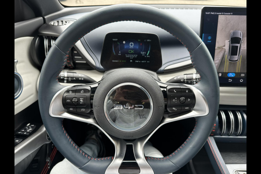 BYD ATTO 3 Design Complete Auto | Panoramadak | Elektrische Kofferbak | 360° Camera | Rijklaar incl. Fabrieksgarantie t/m 2029 | Aandrijflijn & Accu tot 2031!