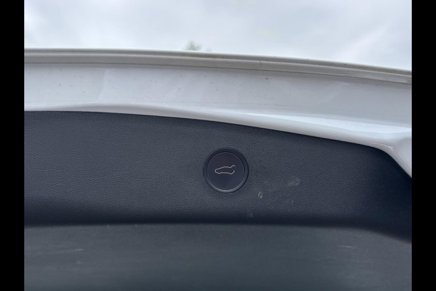 Tesla Model 3 Standard RWD Plus 60 kWh | LFP-accu | Facelift model | Elektrische kofferbak | 19-inch velgen | Panoramadak | Autopilot | Performance spoiler | Rijklaar met 12 maanden BOVAG-garantie