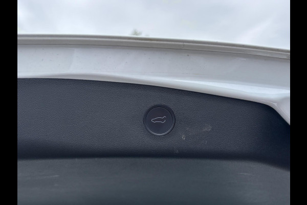 Tesla Model 3 Standard RWD Plus 60 kWh | LFP-accu | Facelift model | Elektrische kofferbak | 19-inch velgen | Panoramadak | Autopilot | Performance spoiler | Rijklaar met 12 maanden BOVAG-garantie