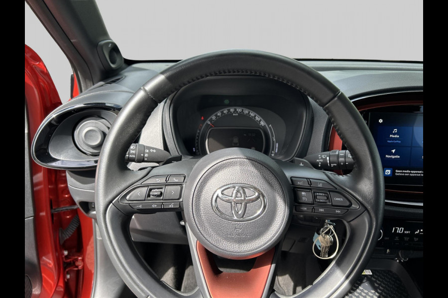 Toyota Aygo X 1.0 VVT-i S-CVT Envy | Afneembare trekhaak | Inclusief gratis fietsendrager!