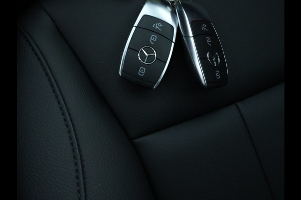 Mercedes-Benz CLA-Klasse 250 e Luxury Line | 5 spaaks lichtmetalen velgen | Navigatie MBUX | parking support met camera achter | Inclusief 24 maanden MB Certified garantie voor Europa.