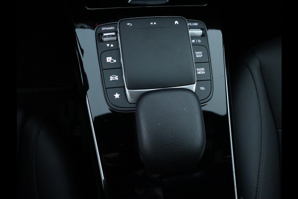 Mercedes-Benz CLA-Klasse 250 e Luxury Line | 5 spaaks lichtmetalen velgen | Navigatie MBUX | parking support met camera achter | Inclusief 24 maanden MB Certified garantie voor Europa.