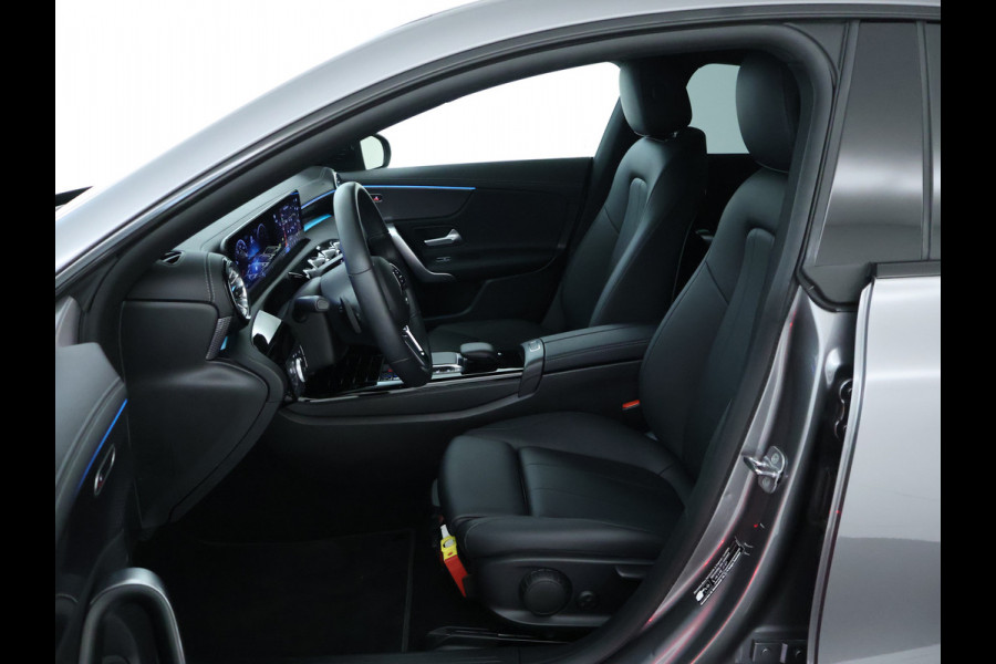 Mercedes-Benz CLA-Klasse 250 e Luxury Line | 5 spaaks lichtmetalen velgen | Navigatie MBUX | parking support met camera achter | Inclusief 24 maanden MB Certified garantie voor Europa.